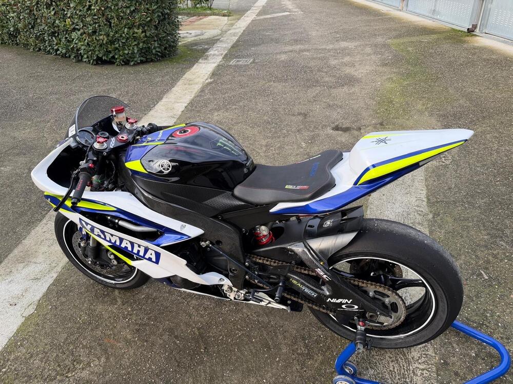 Yamaha YZF R6 (2006 - 07) (4)