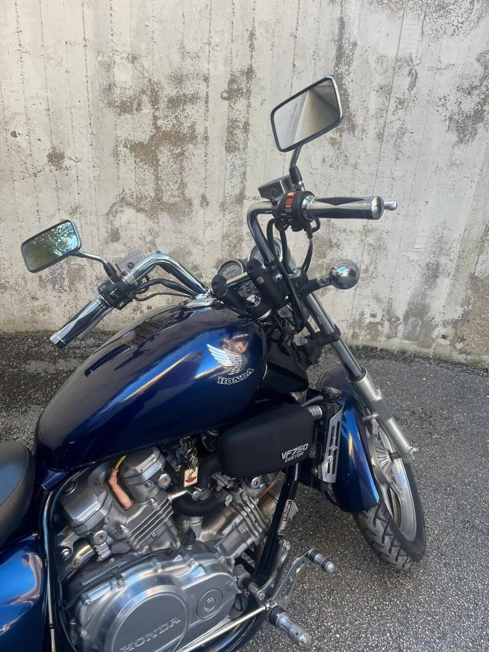 Honda VF 750 Custom (14)