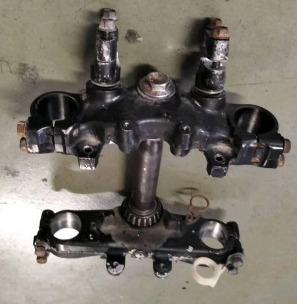 Ricambi originali usati per Yamaha XT550 e XT400 (5)