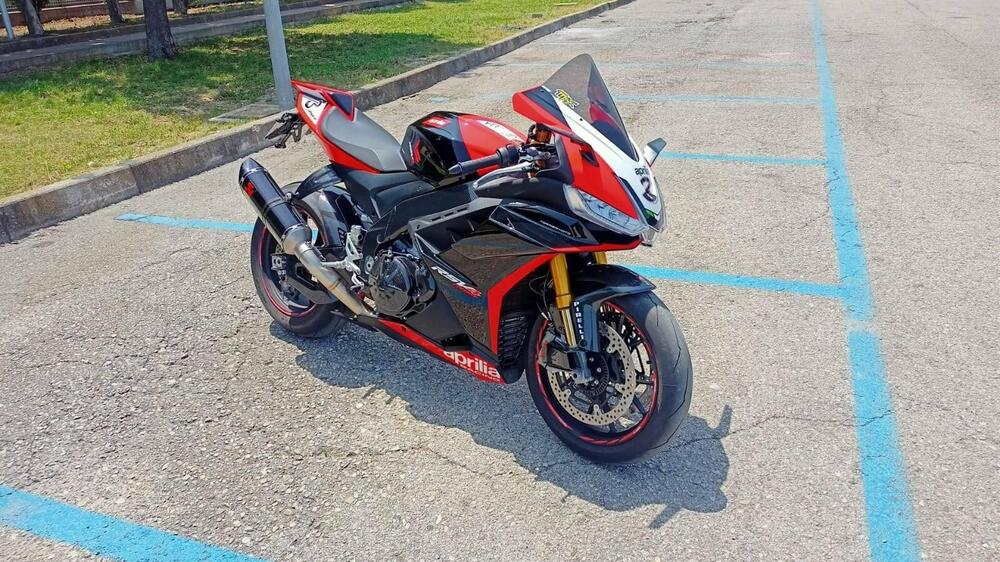Aprilia RSV4 1100 Factory SE-09 SBK (2024) (4)