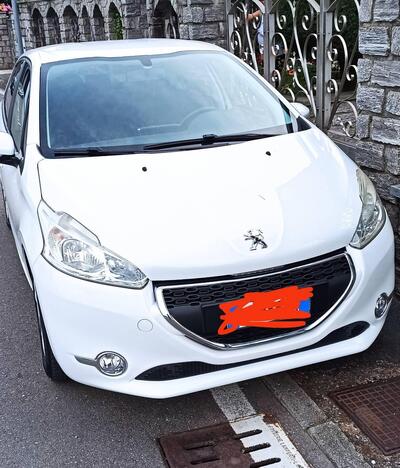 Peugeot 208 82 5 porte Allure del 2013 usata a Gorla Maggiore