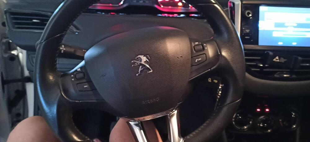 Peugeot 208 usata a Varese (8)