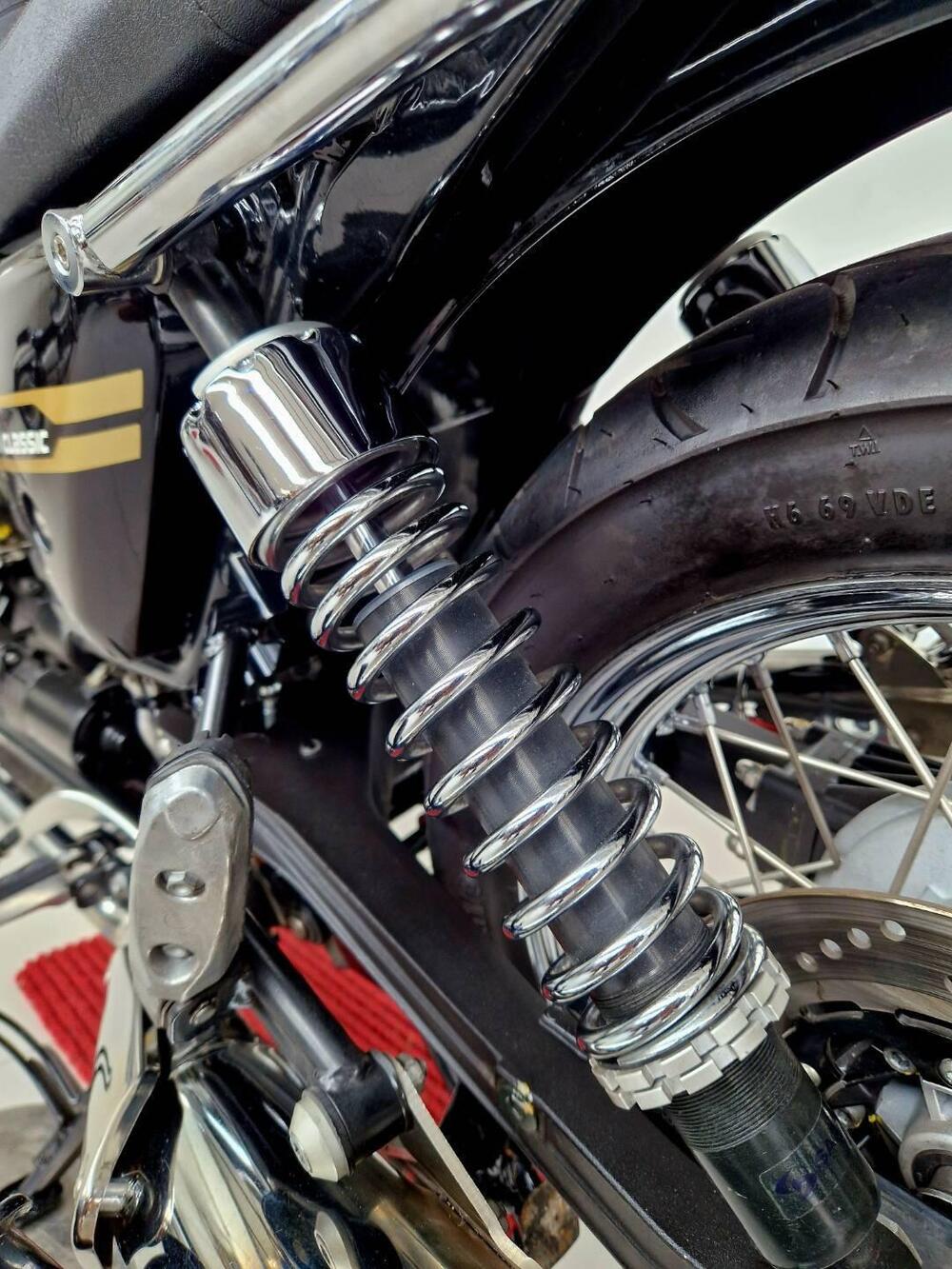 Moto Guzzi V7 Classic (2008 - 12) (18)