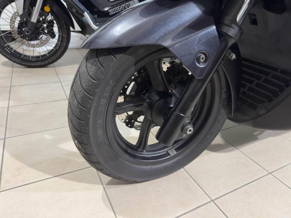 Kymco Downtown 300i (2009 - 17) (4)