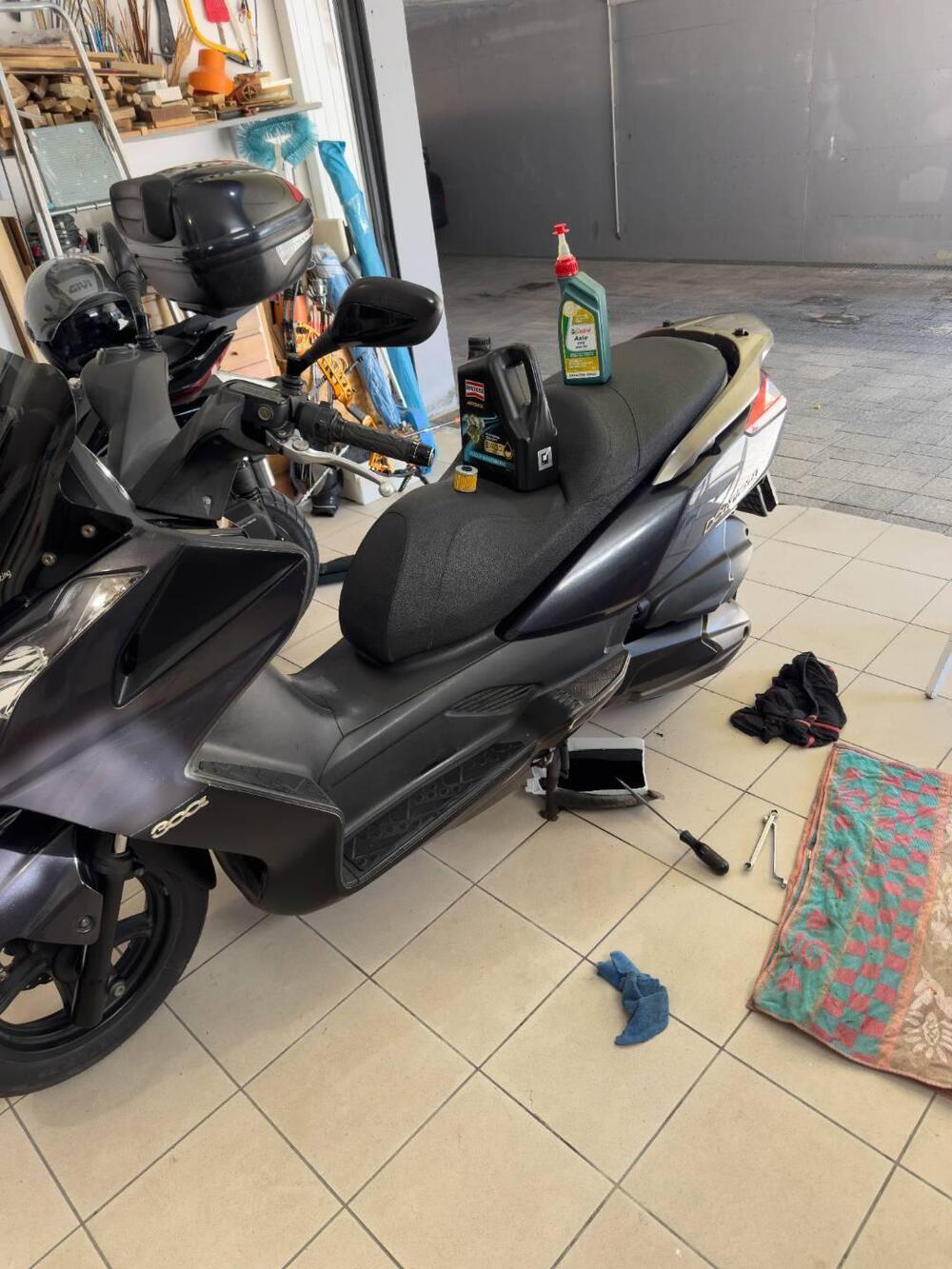 Kymco Downtown 300i (2009 - 17) (6)