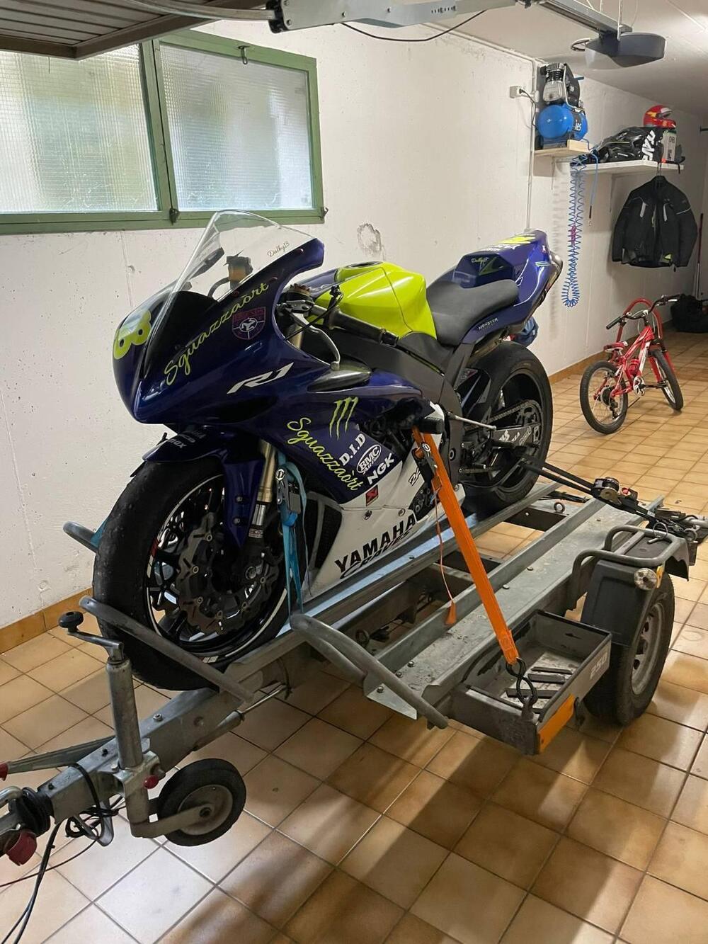 Yamaha YZF R1 (2004 - 05) (3)