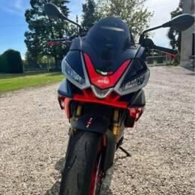 Aprilia Tuono V4 Factory (2021 - 24) usata