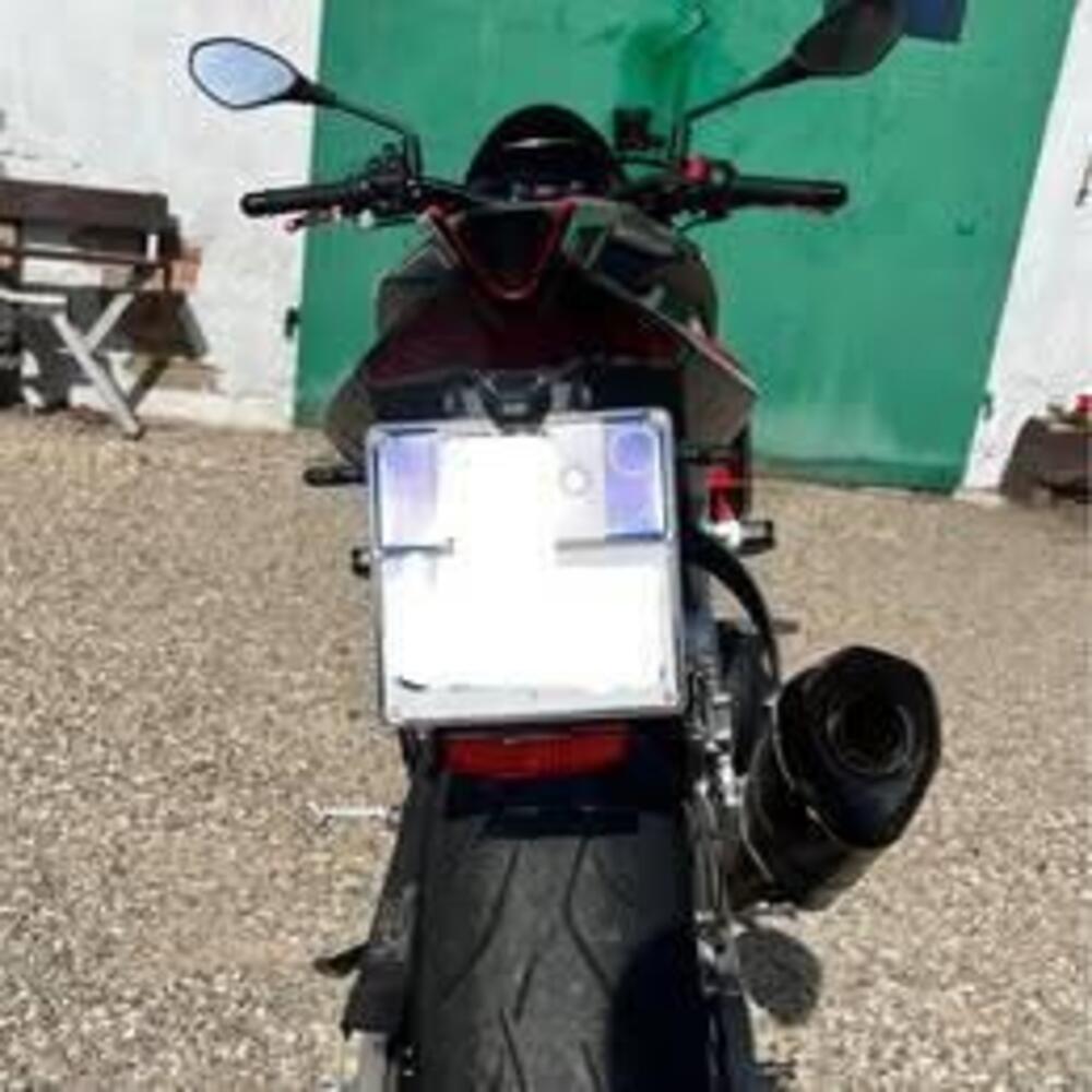 Aprilia Tuono V4 Factory (2021 - 24) (6)