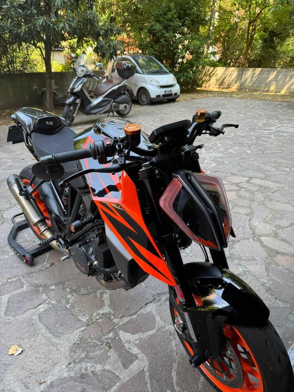 KTM 1290 Super Duke R (2019) (5)