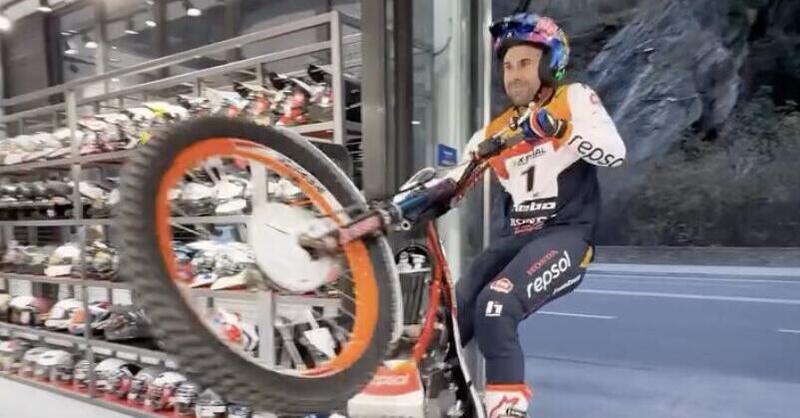 Il fenomeno Toni Bou percorre i 500mq di un negozio su una ruota [VIDEO]