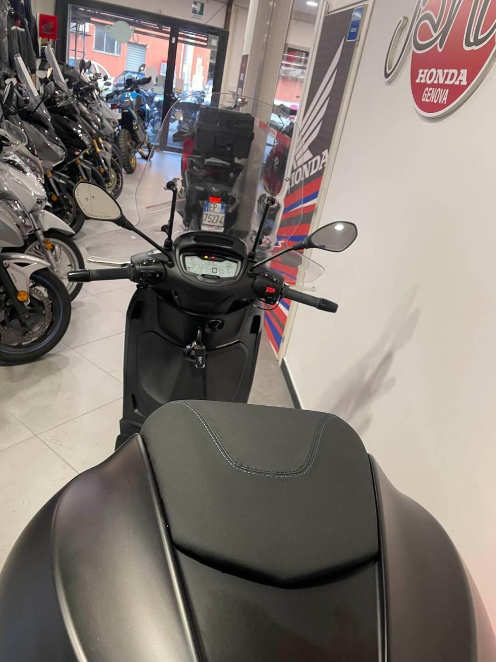 Piaggio Beverly 400 S (2025) (6)