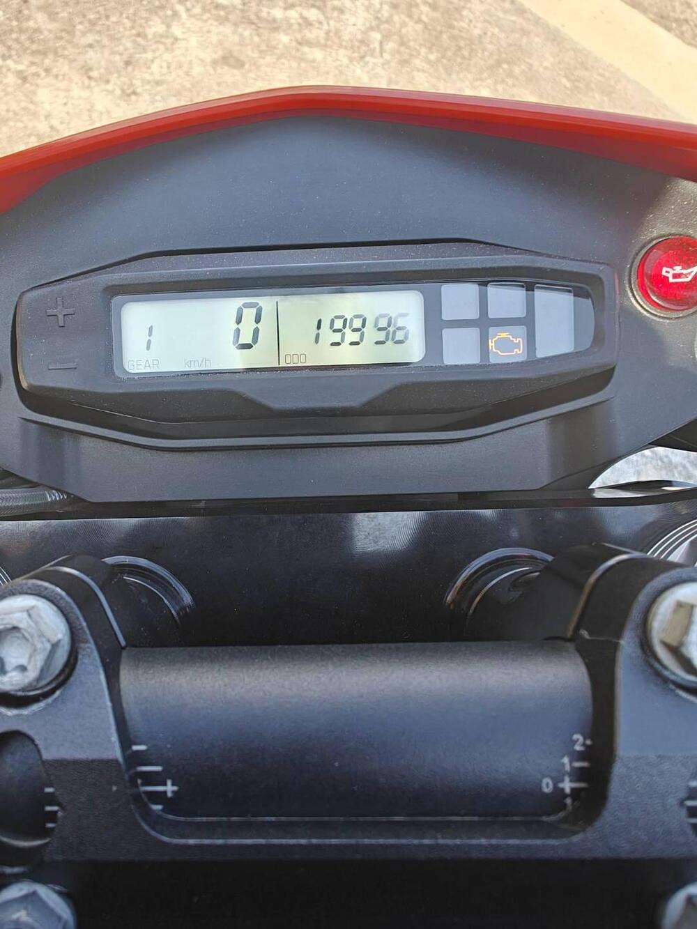 KTM 690 Enduro R (2022 - 25) (4)