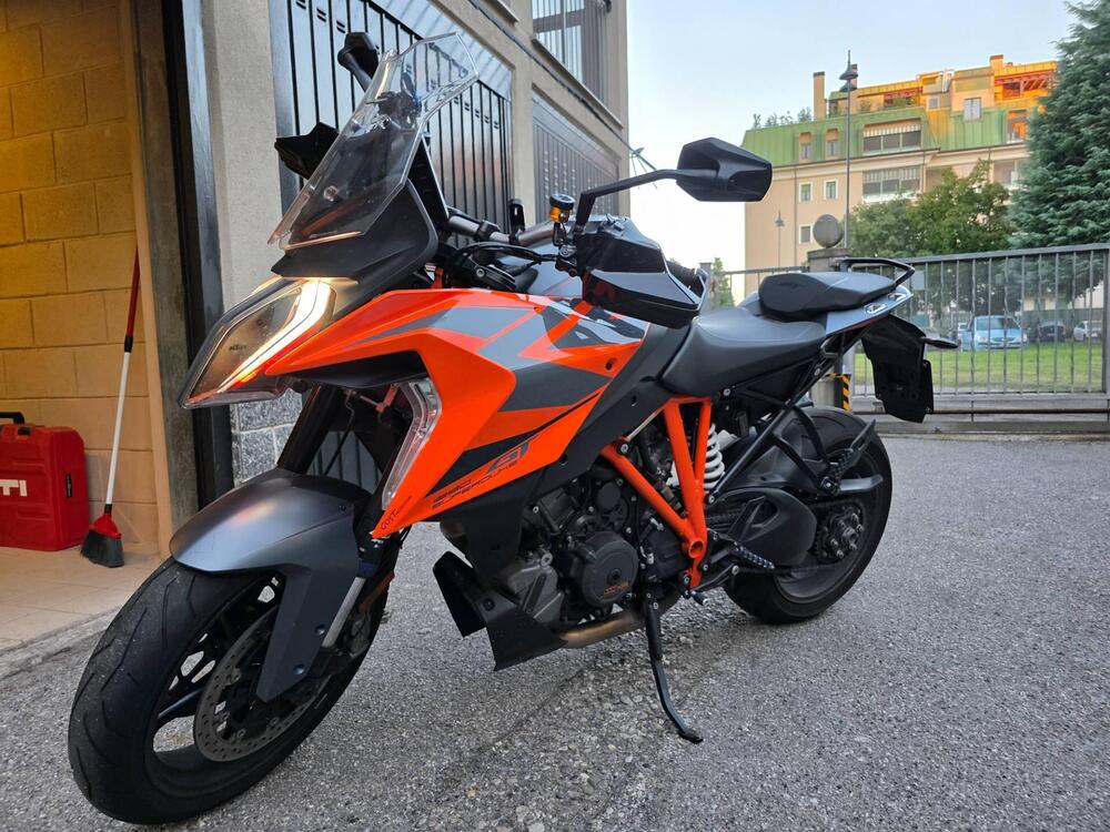KTM 1290 Super Duke GT (2022 - 25) (2)