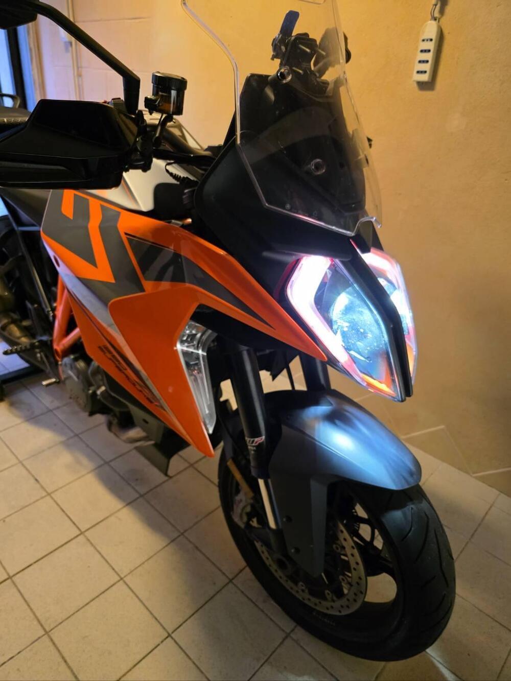 KTM 1290 Super Duke GT (2022 - 25) (4)