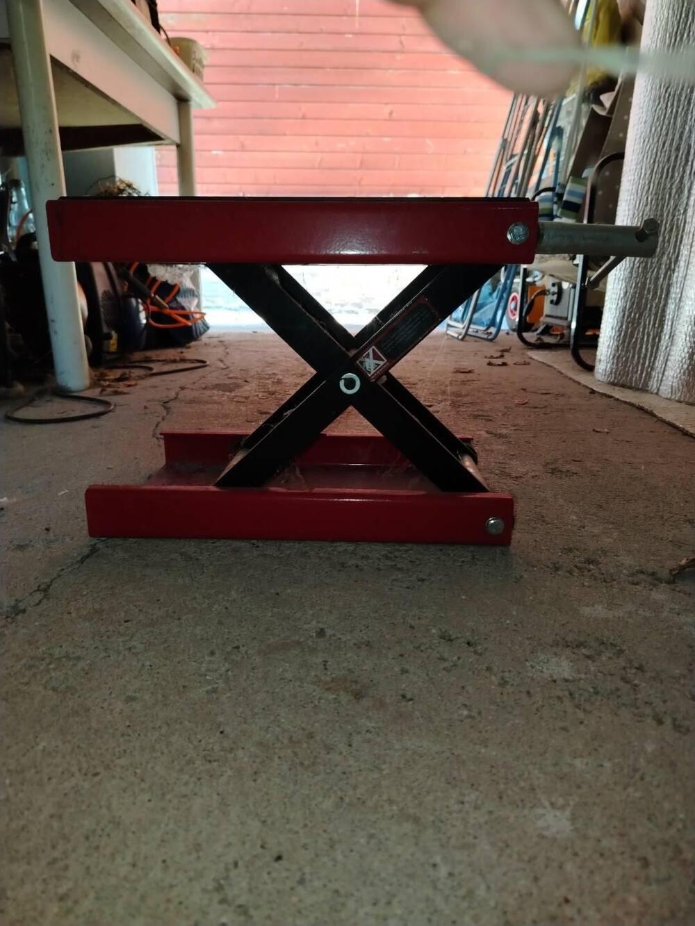 Cavalletti sollevatori per moto 100 % (2)