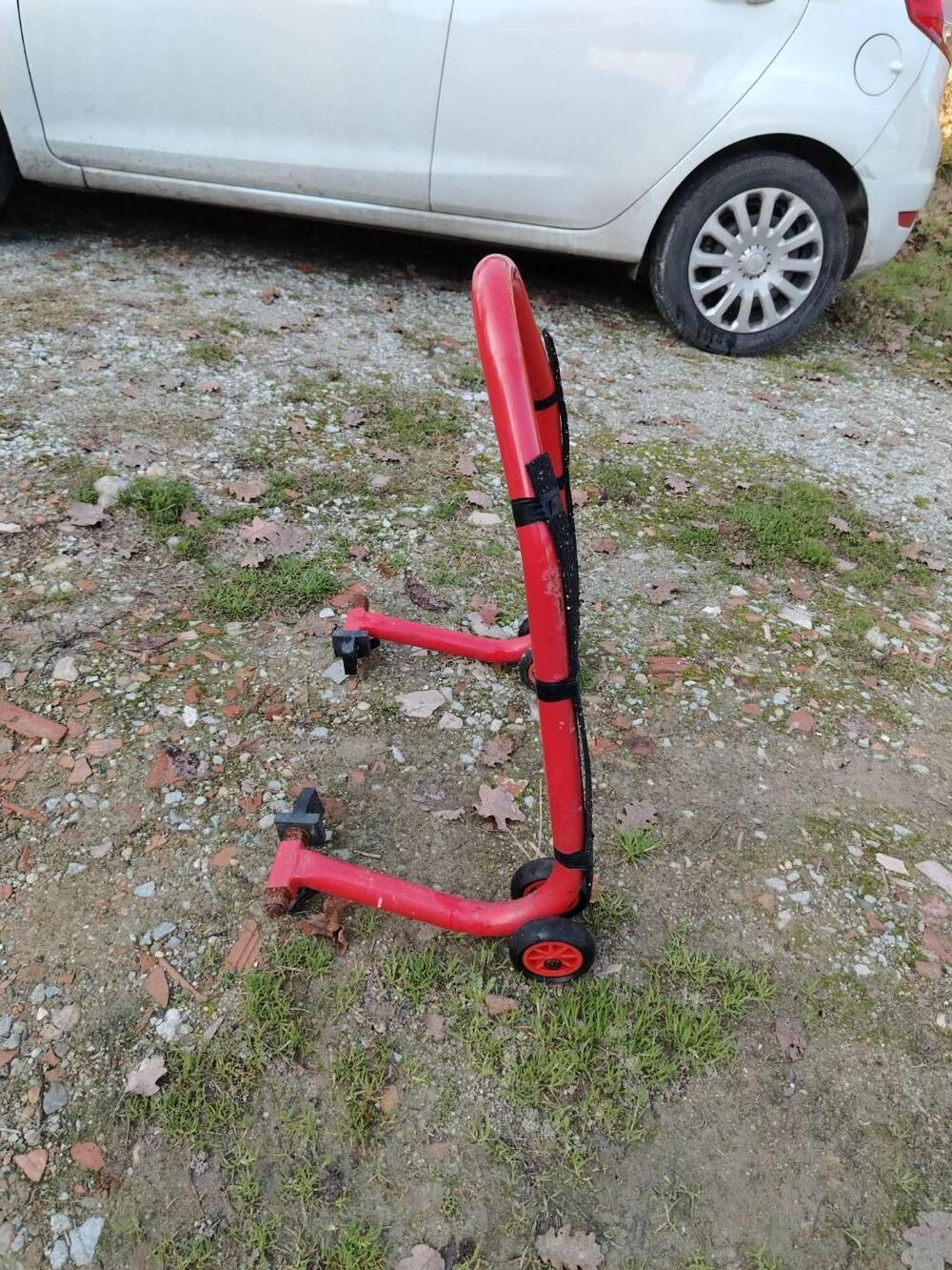 Cavalletti sollevatori per moto 100 % (4)