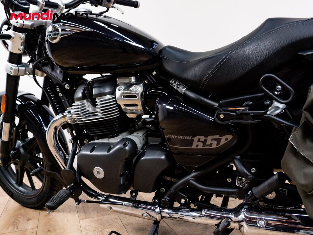 Royal Enfield Super Meteor 650 (2023 - 26) (10)