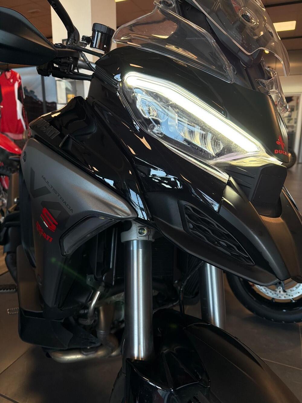 Ducati Multistrada V4 S (2025) (8)