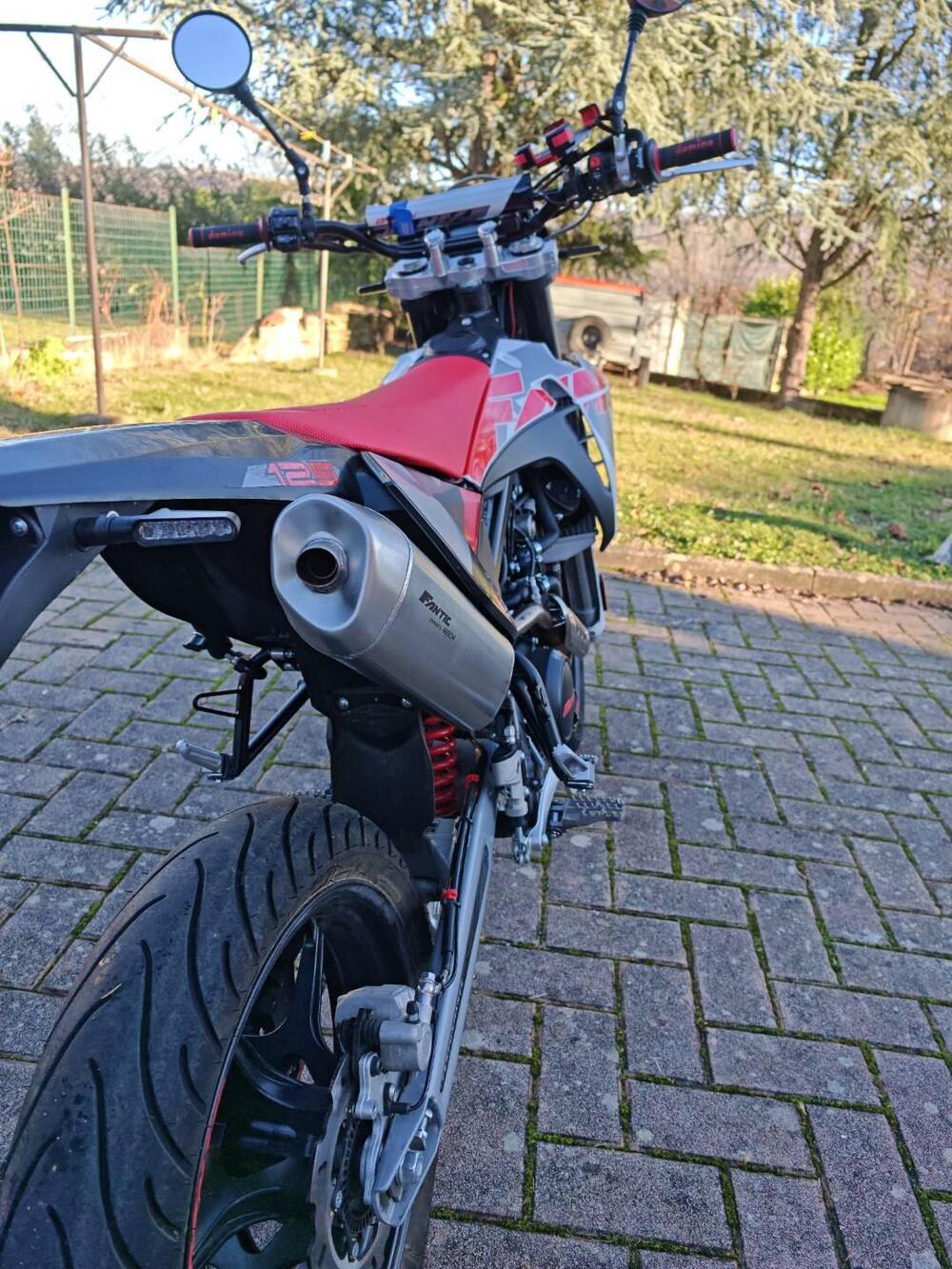 Fantic Motor XMF 125 Performance (2025) (6)