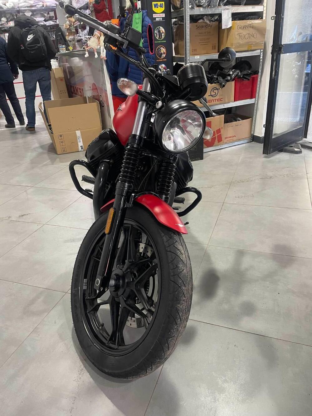 Moto Guzzi V7 III Stone (2017 - 20) (4)