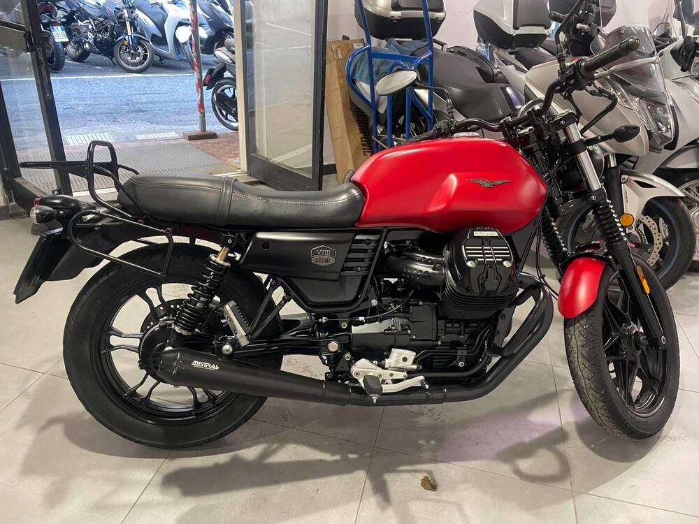 Moto Guzzi V7 III Stone (2017 - 20) (6)