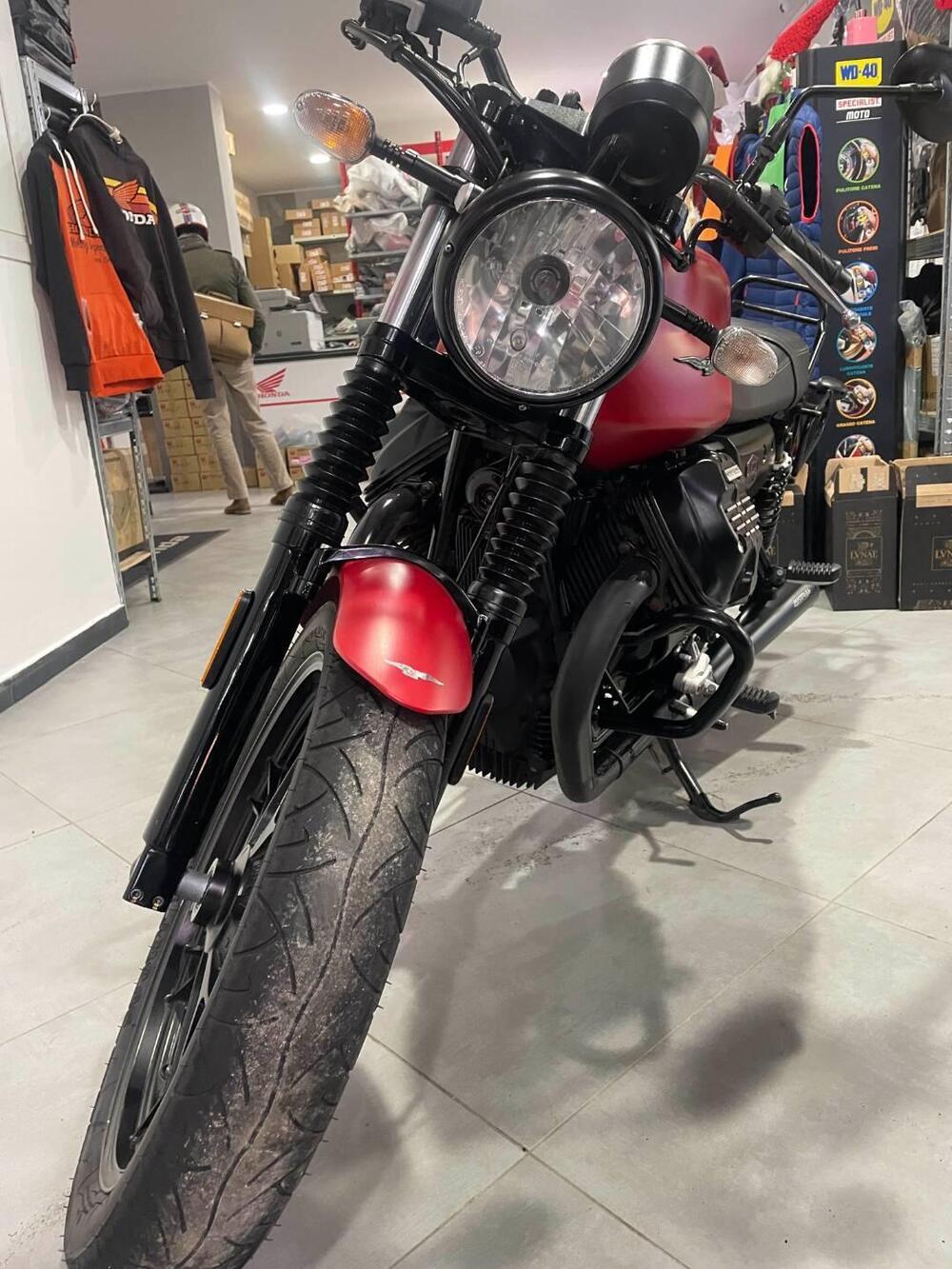 Moto Guzzi V7 III Stone (2017 - 20) (8)