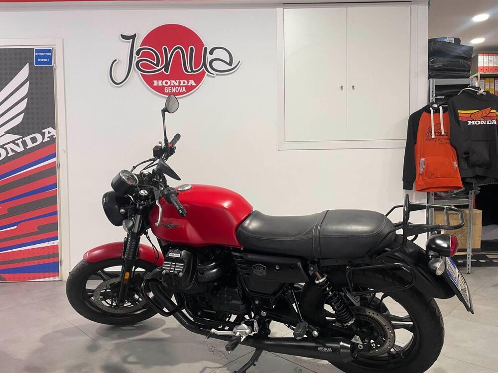 Moto Guzzi V7 III Stone (2017 - 20) (9)
