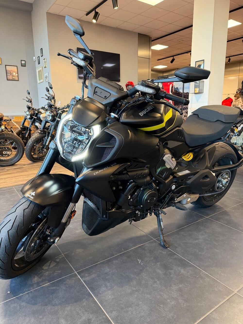 Ducati Diavel V4 (2023 - 25) (4)