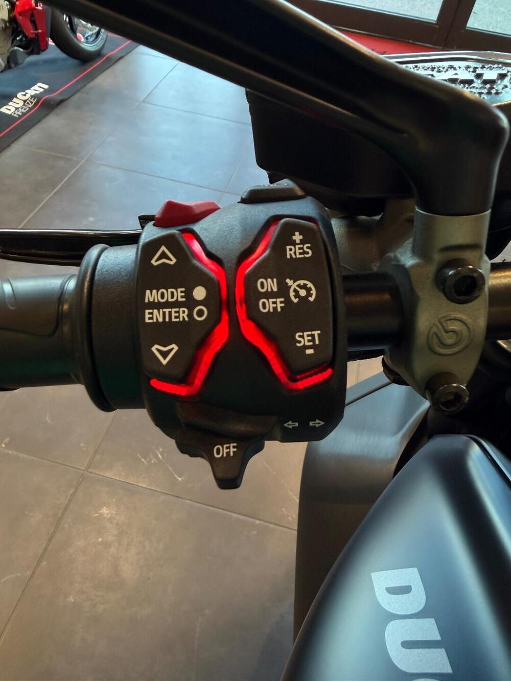 Ducati Diavel V4 (2023 - 25) (17)