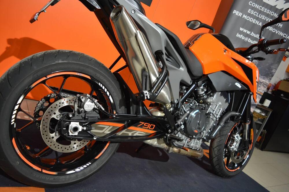 KTM 790 Duke L (2023 - 24) (4)
