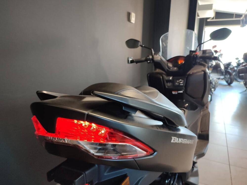 Suzuki Burgman 400 (2022 - 24) (5)