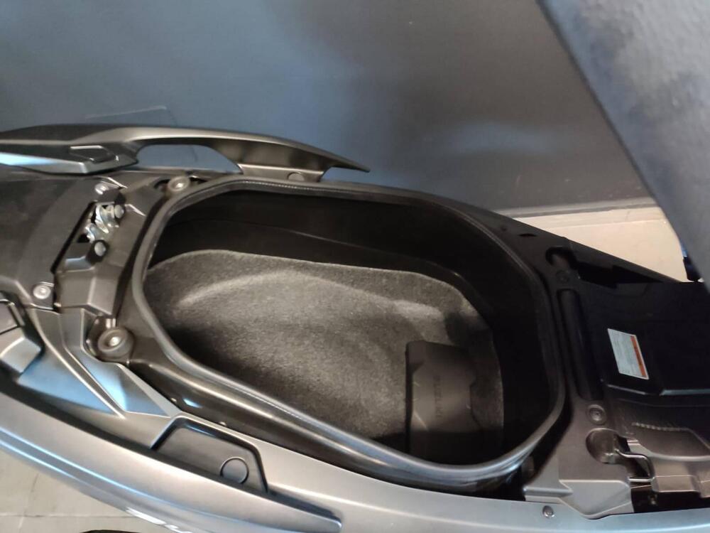 Suzuki Burgman 400 (2022 - 24) (6)