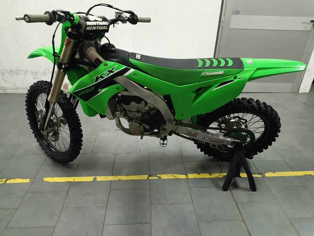 Kawasaki KX 250 F (2023) (2)