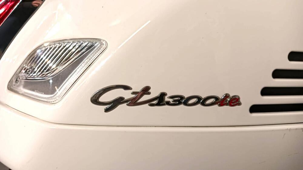 Vespa GTS 300 Super (2008 - 16) (9)