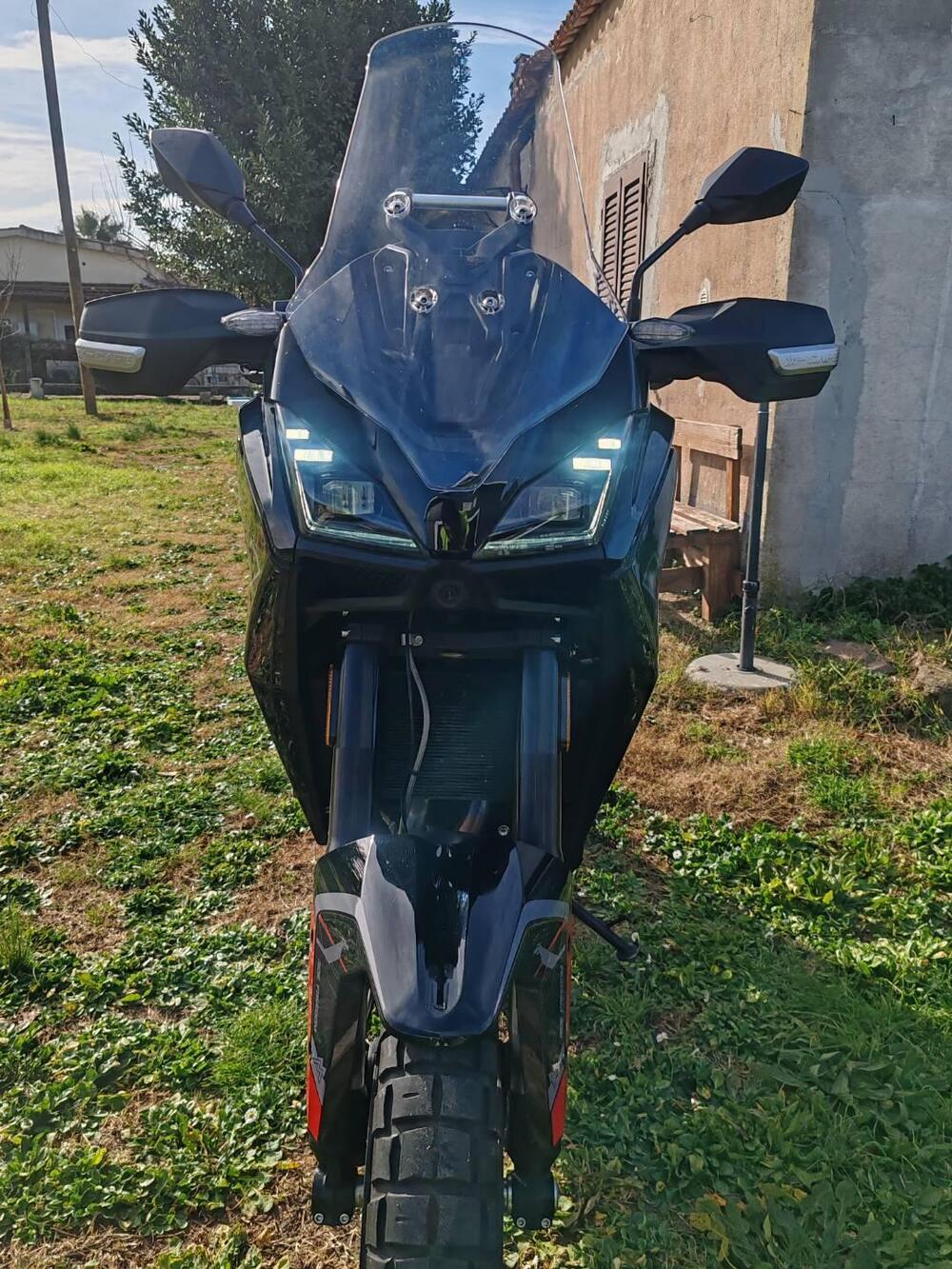 Moto Morini X-Cape 700 (2025) (2)