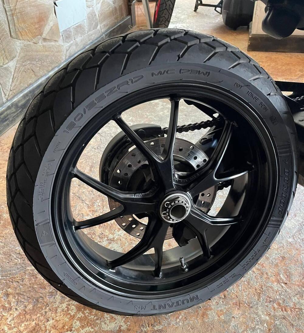 Ducati Hypermotard 796 (2012) (11)