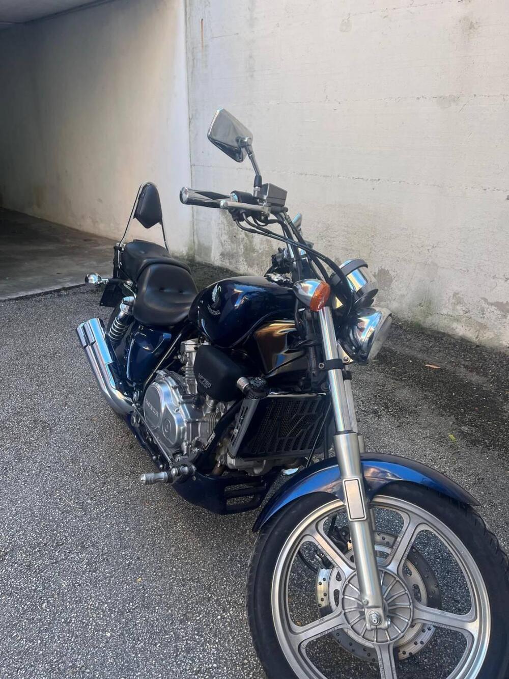 Honda VF 750 C (1985 - 01) (2)