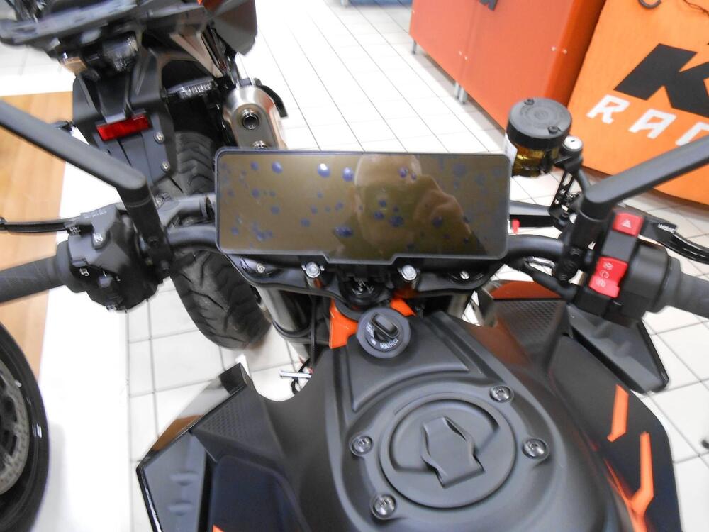 KTM 990 Duke R (2026) (2)