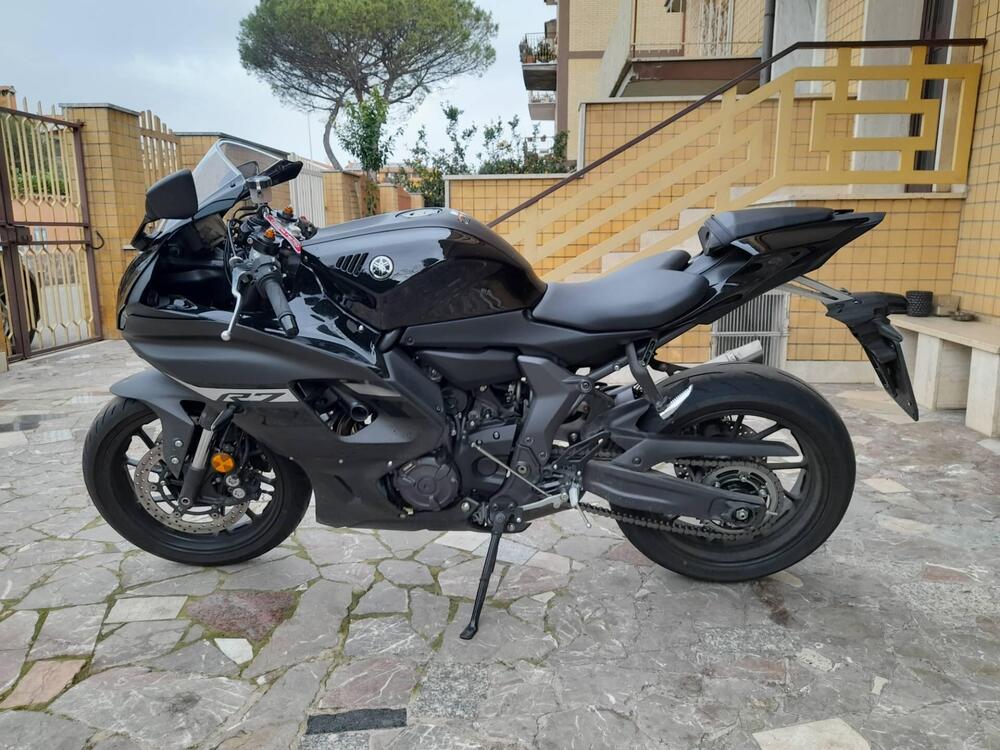 Yamaha YZF R7 (2021 - 25)