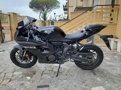 Yamaha YZF R7 (2021 - 25) usata