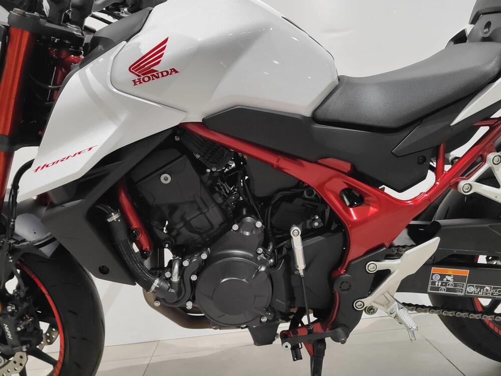 Honda CB 750 Hornet (2023 - 24) (4)