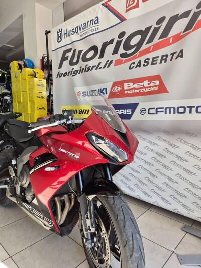 Triumph Daytona 660 (2024 - 25) usata
