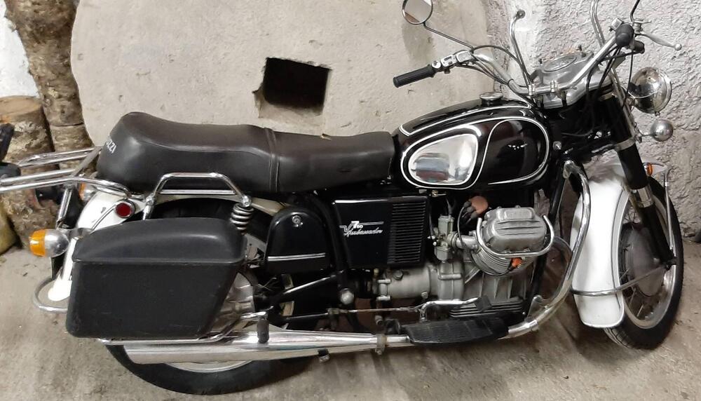 Moto Guzzi V7 Ambassador (3)