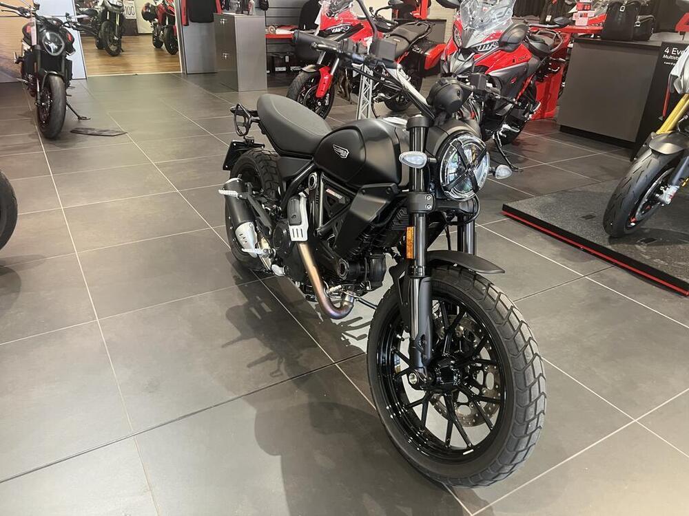 Ducati Scrambler 800 Icon Dark (2025 - 26) (2)