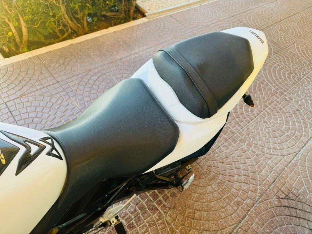 Suzuki GSR 750 (2010 - 15) (12)