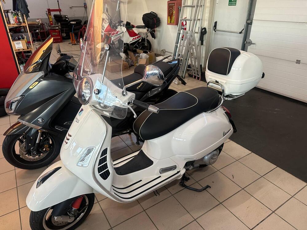 Vespa GTS 300 Touring ABS (2017 - 19) (2)