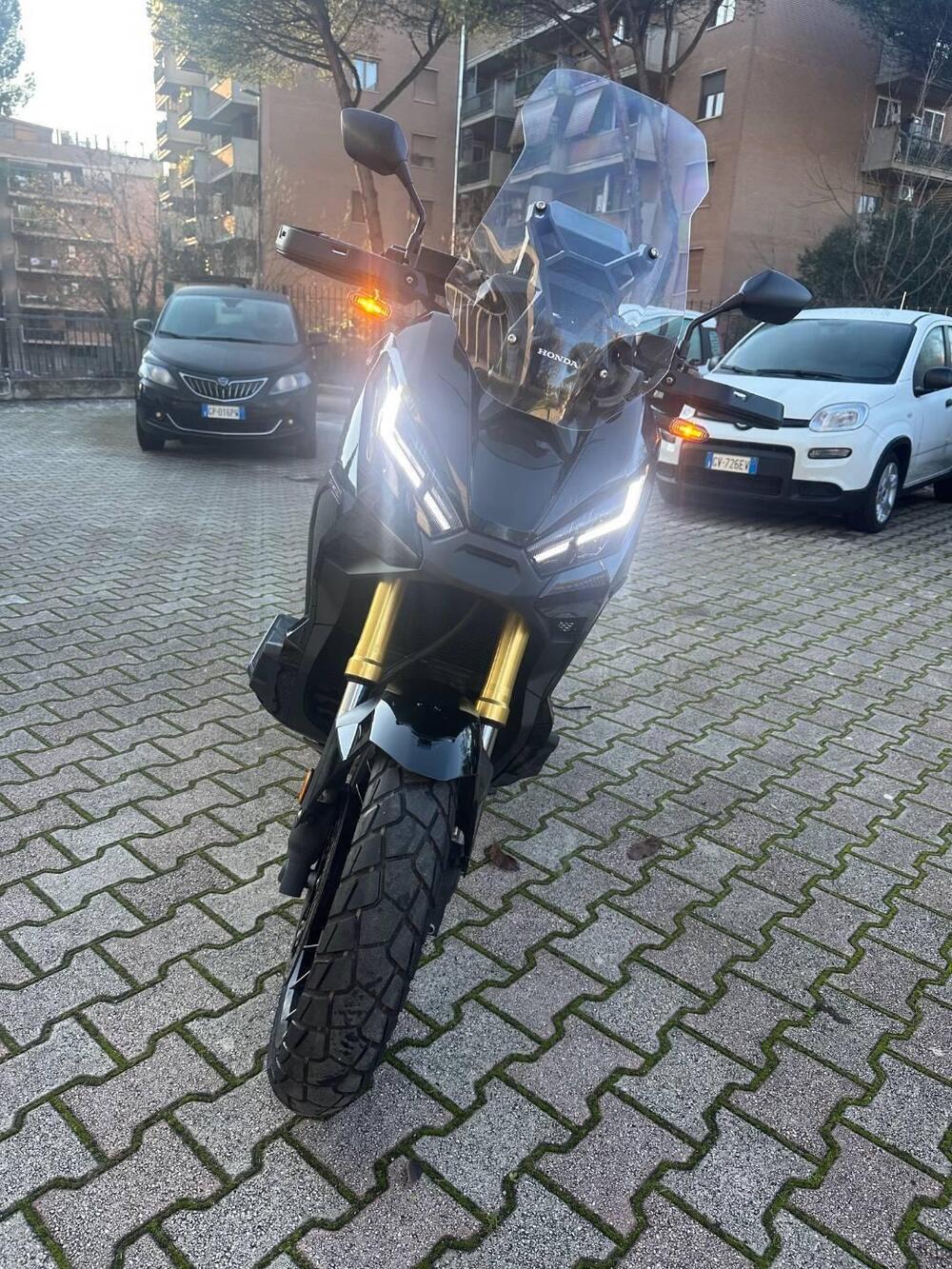 Honda X-ADV 750 DCT (2021 - 24) (2)