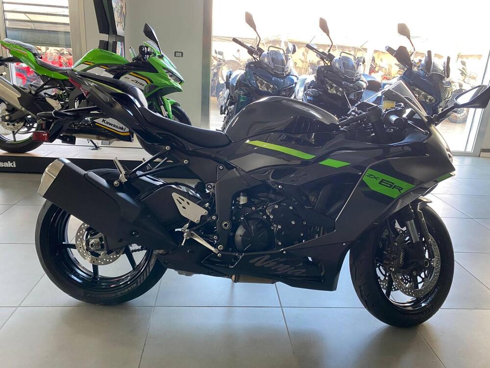 Kawasaki Ninja 636 ZX-6R (2024 - 26) (3)
