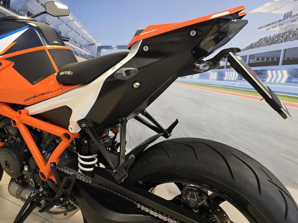KTM 1290 Super Duke R (2020) (7)
