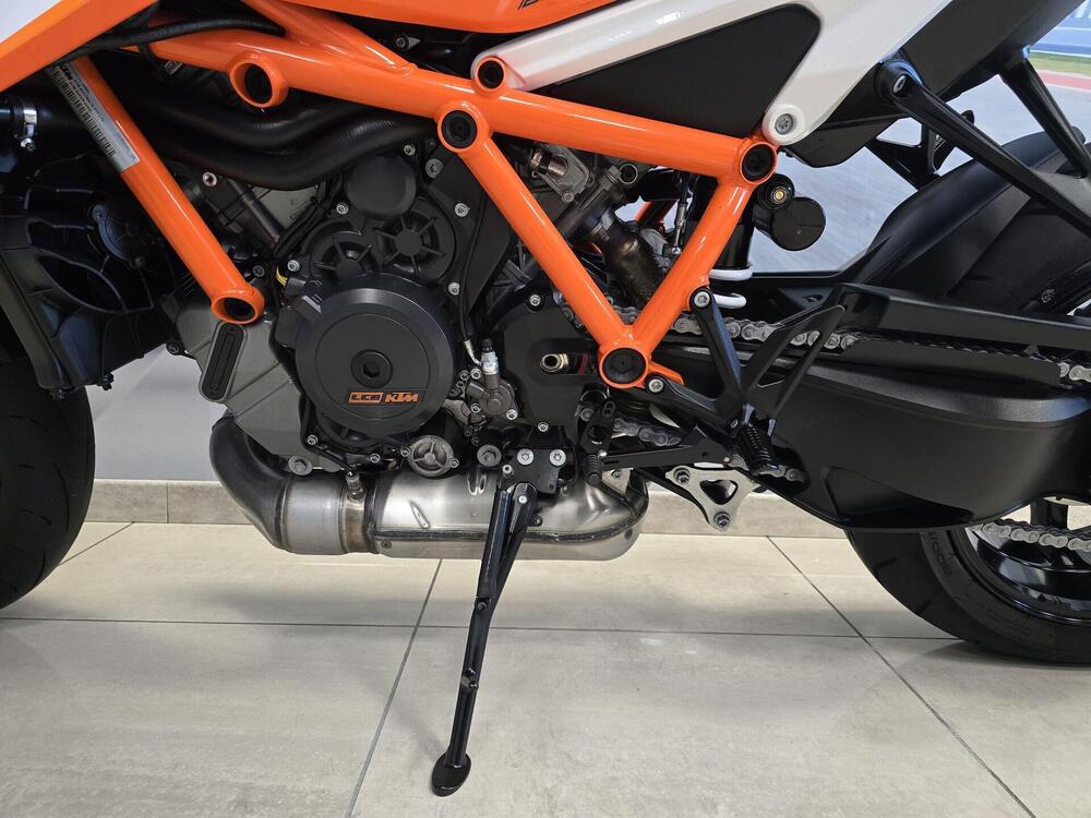KTM 1290 Super Duke R (2020) (11)